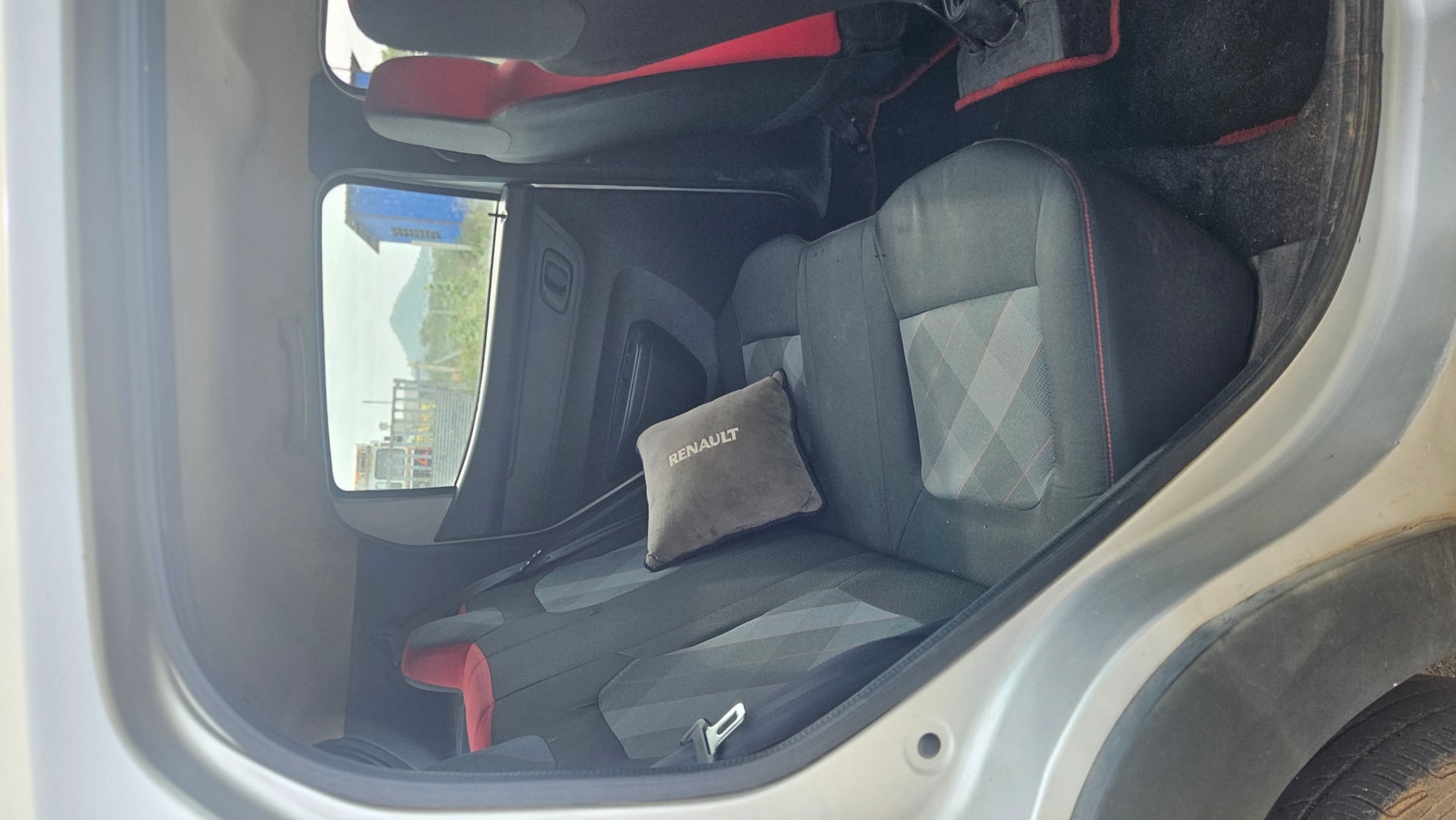 View 2022 Renault Kwid RXT Driver Airbag Option Image 9 Used 2022 Renault Kwid RXT Driver Airbag Option Image 9