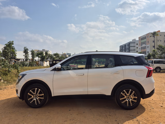 View Mahindra XUV700 Image 6 Used Mahindra XUV700 Image 6