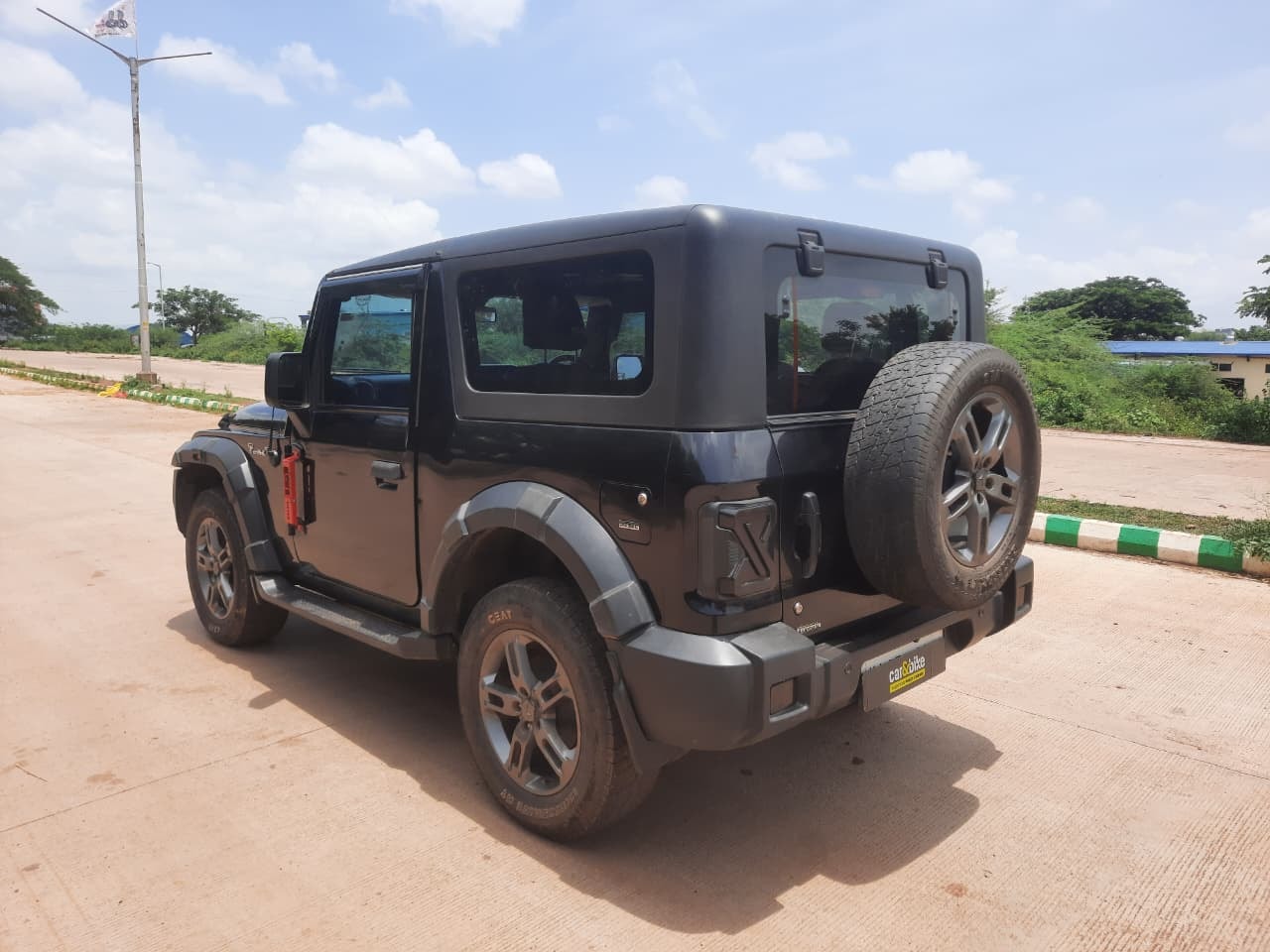 View 2023 Mahindra Thar LX Automatic 4 Seater Hard Top Diesel Image 9 Used 2023 Mahindra Thar LX Automatic 4 Seater Hard Top Diesel Image 9