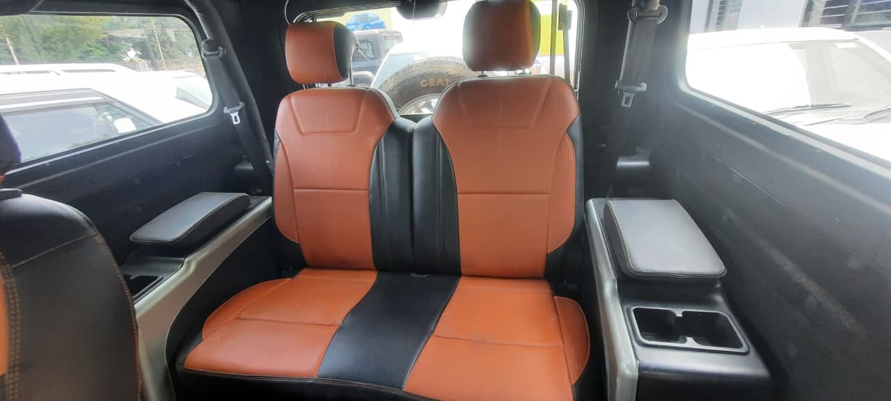 View 2023 Mahindra Thar LX Automatic 4 Seater Hard Top Diesel Image 4 Used 2023 Mahindra Thar LX Automatic 4 Seater Hard Top Diesel Image 4