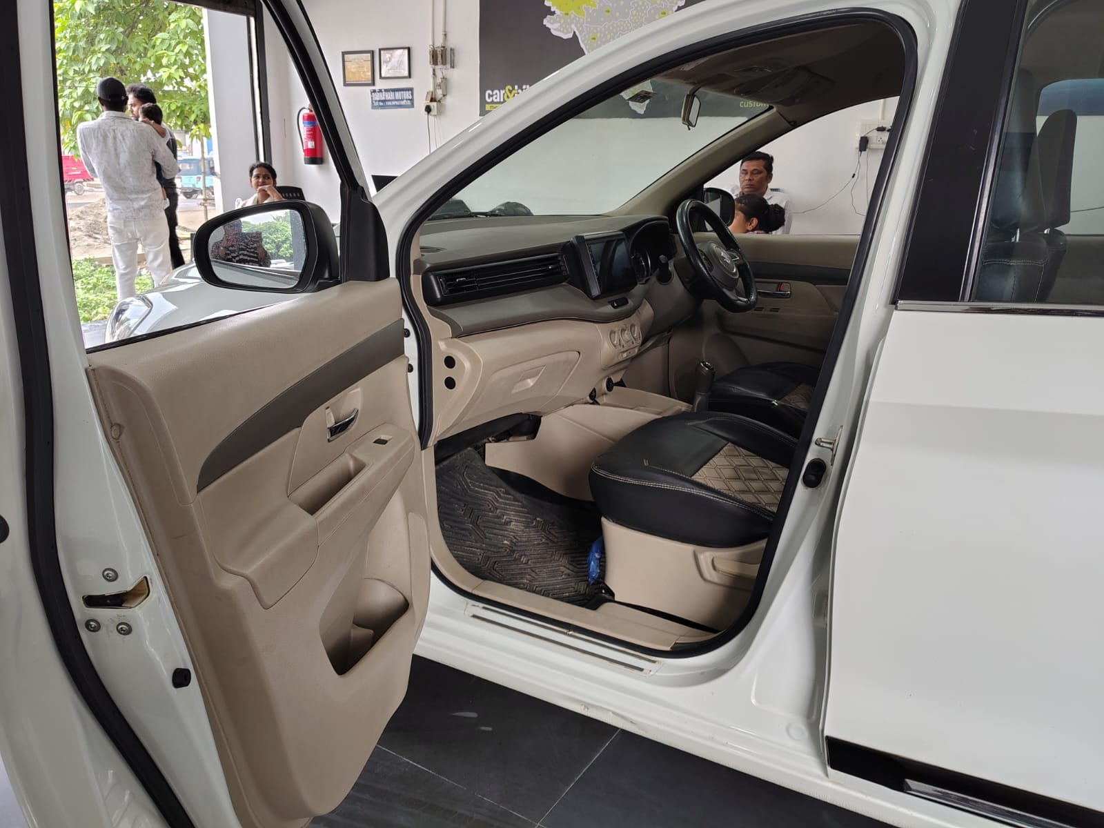 Used 2024 Maruti Suzuki Ertiga Used 2024 Maruti Suzuki Ertiga