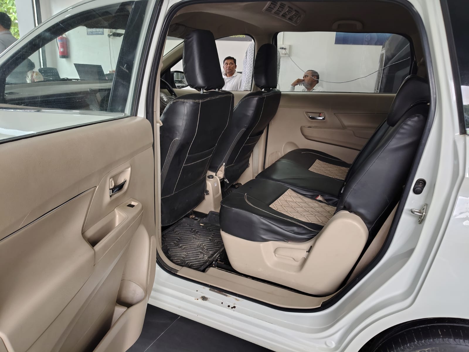 Used 2024 Maruti Suzuki Ertiga Used 2024 Maruti Suzuki Ertiga