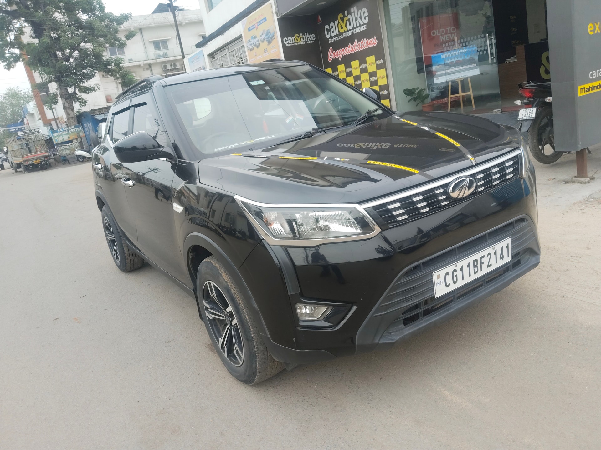 View 2022 Mahindra XUV300 W6 Petrol Image 12 Used 2022 Mahindra XUV300 W6 Petrol Image 12