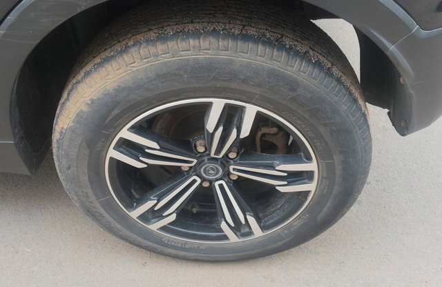 View Mahindra XUV300 Image 15 Used Mahindra XUV300 Image 15