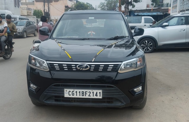 View Mahindra XUV300 Image 2 Used Mahindra XUV300 Image 2
