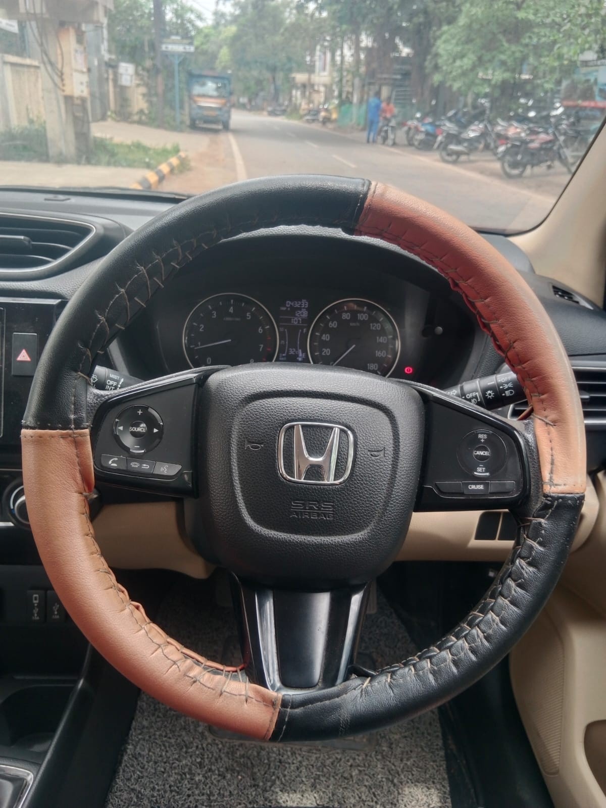 View 2019 Honda Amaze VX MT Petrol BS IV Image 10 Used 2019 Honda Amaze VX MT Petrol BS IV Image 10