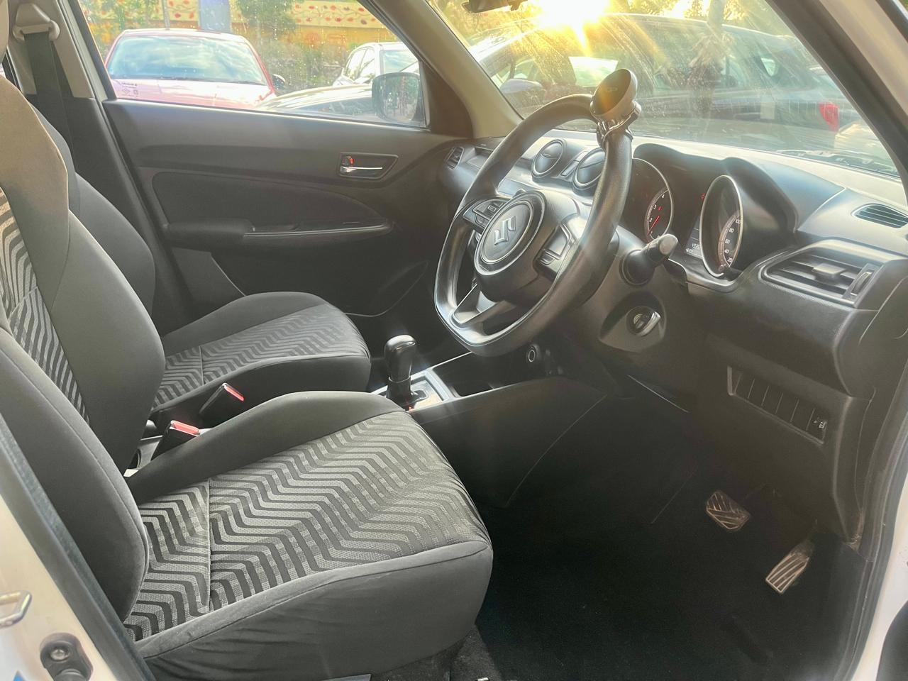 View 2019 Maruti Suzuki Swift VXI AGS BS IV Image 3 Used 2019 Maruti Suzuki Swift VXI AGS BS IV Image 3