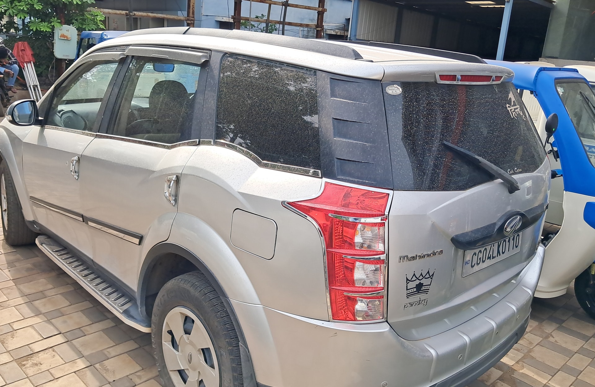 View 2016 Mahindra XUV500 W6 AT Image 6 Used 2016 Mahindra XUV500 W6 AT Image 6