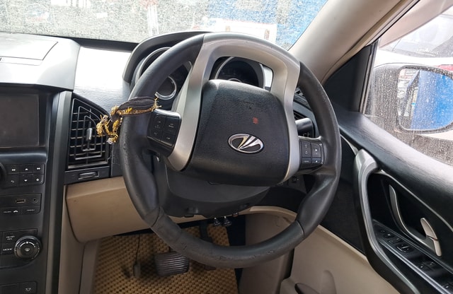 View Mahindra XUV500 Image 8 Used Mahindra XUV500 Image 8