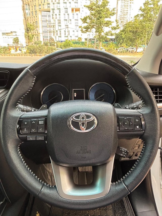 View Toyota Fortuner Image 11 Used Toyota Fortuner Image 11