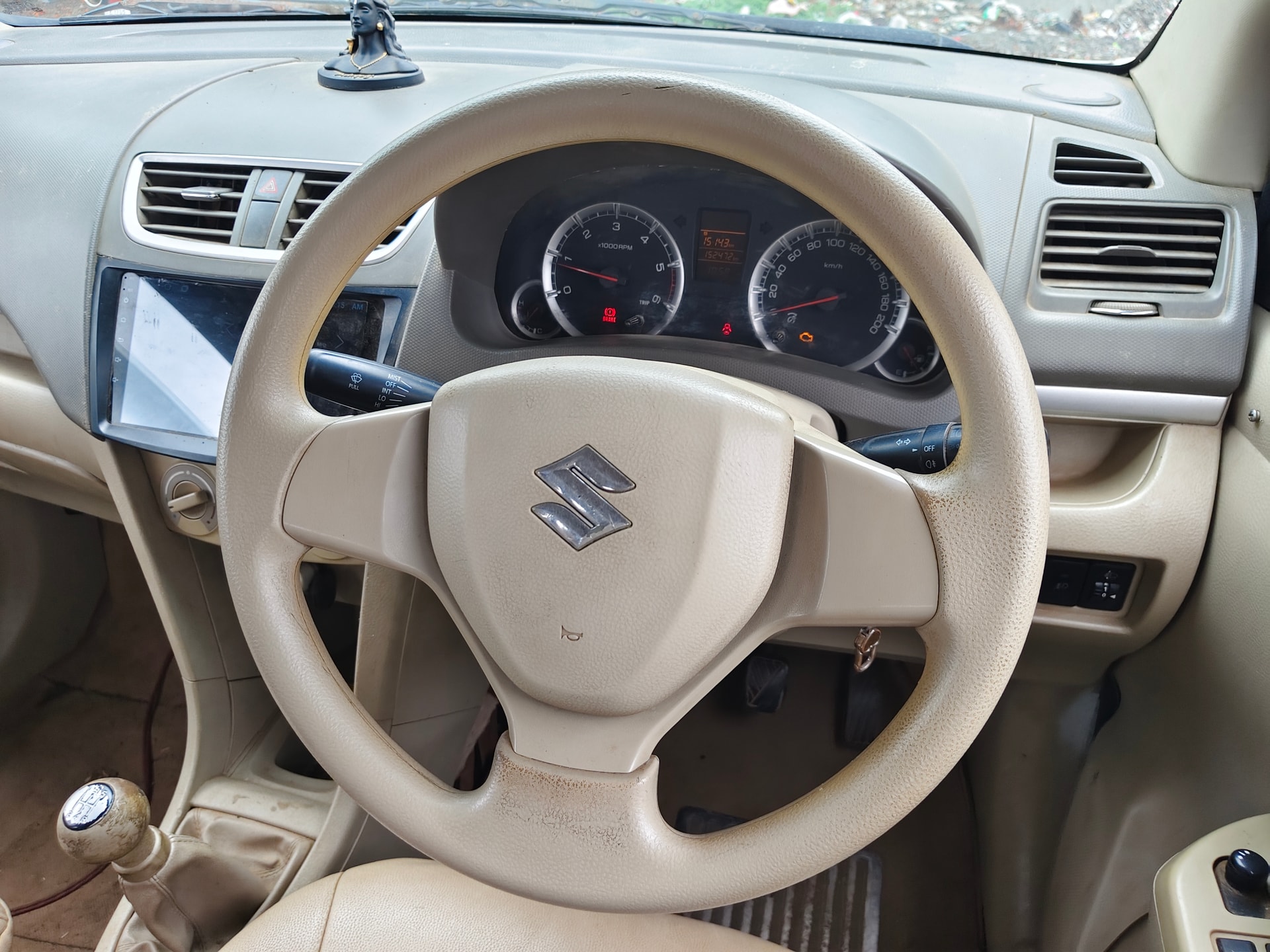 View 2014 Maruti Suzuki Ertiga VDI Image 10 Used 2014 Maruti Suzuki Ertiga VDI Image 10