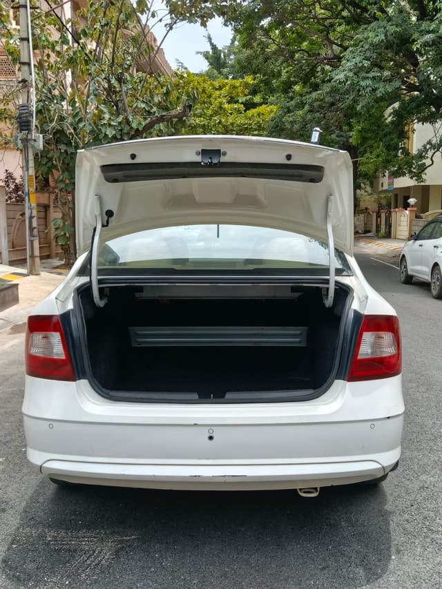 View Skoda Rapid Image 17 Used Skoda Rapid Image 17