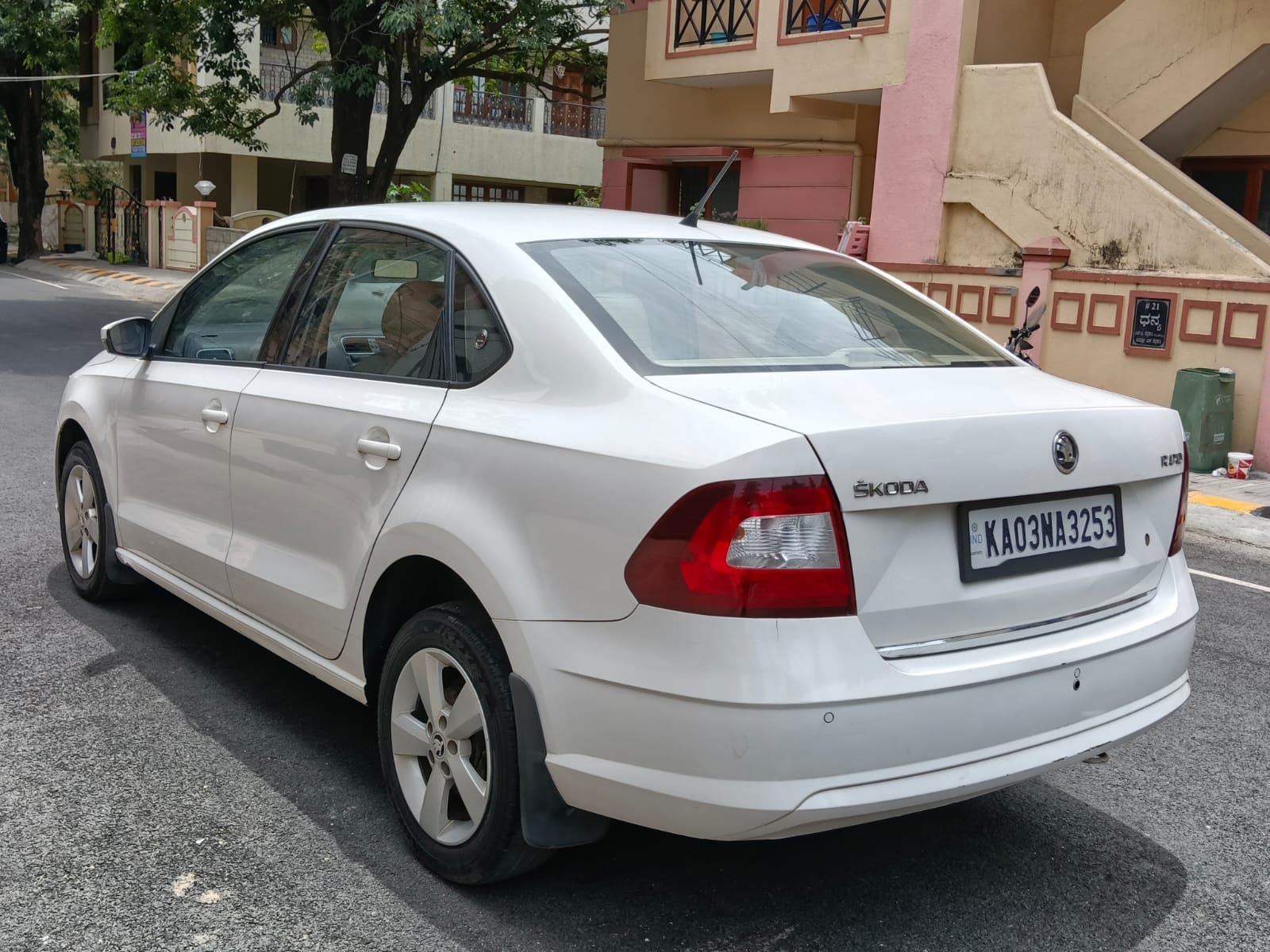 View 2016 Skoda Rapid 1.5 TDI CR Ambition BS IV Image 10 Used 2016 Skoda Rapid 1.5 TDI CR Ambition BS IV Image 10
