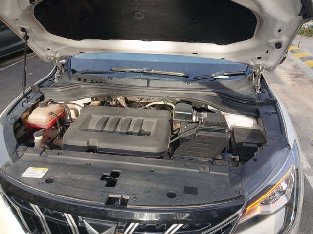 View Mahindra XUV700 Image 14 Used Mahindra XUV700 Image 14