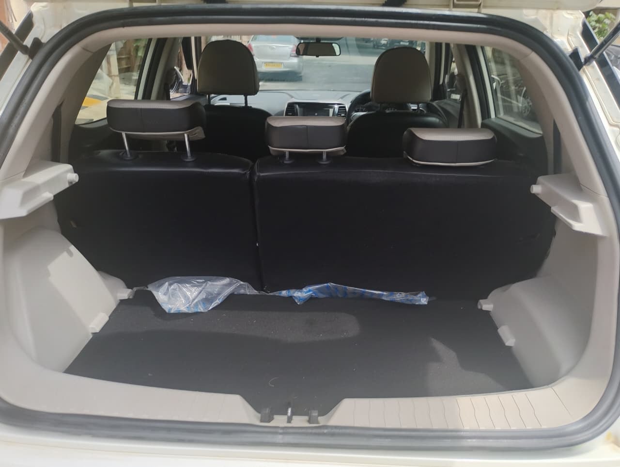 View 2020 Mahindra XUV300 W8 Petrol Image 17 Used 2020 Mahindra XUV300 W8 Petrol Image 17