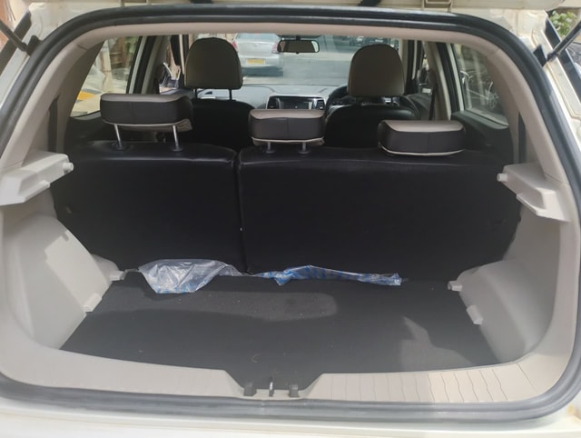 View Mahindra XUV300 Image 17 Used Mahindra XUV300 Image 17