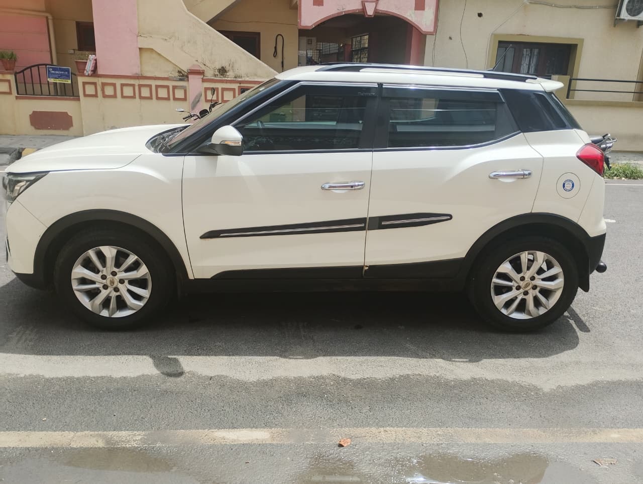 View 2020 Mahindra XUV300 W8 Petrol Image 6 Used 2020 Mahindra XUV300 W8 Petrol Image 6