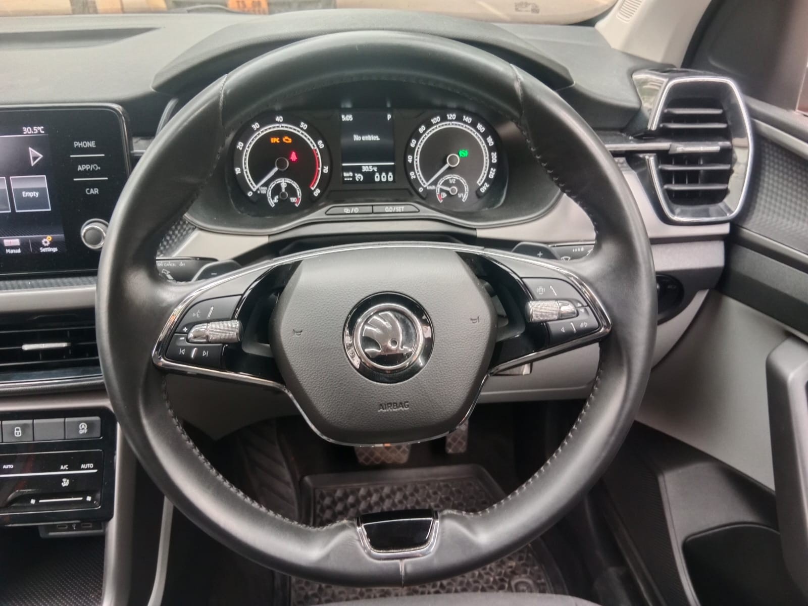 View 2023 Skoda Kushaq Ambition 1.0 TSI AT Image 10 Used 2023 Skoda Kushaq Ambition 1.0 TSI AT Image 10