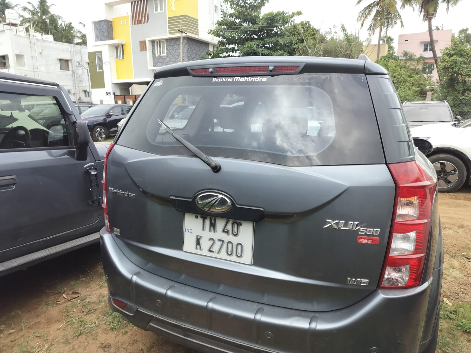 View 2014 Mahindra XUV500 W8 AWD Image 4 Used 2014 Mahindra XUV500 W8 AWD Image 4