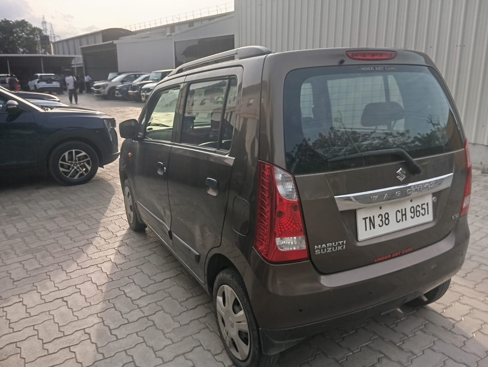 View 2017 Maruti Suzuki Wagon R VXI 1.0 BS IV Image 6 Used 2017 Maruti Suzuki Wagon R VXI 1.0 BS IV Image 6