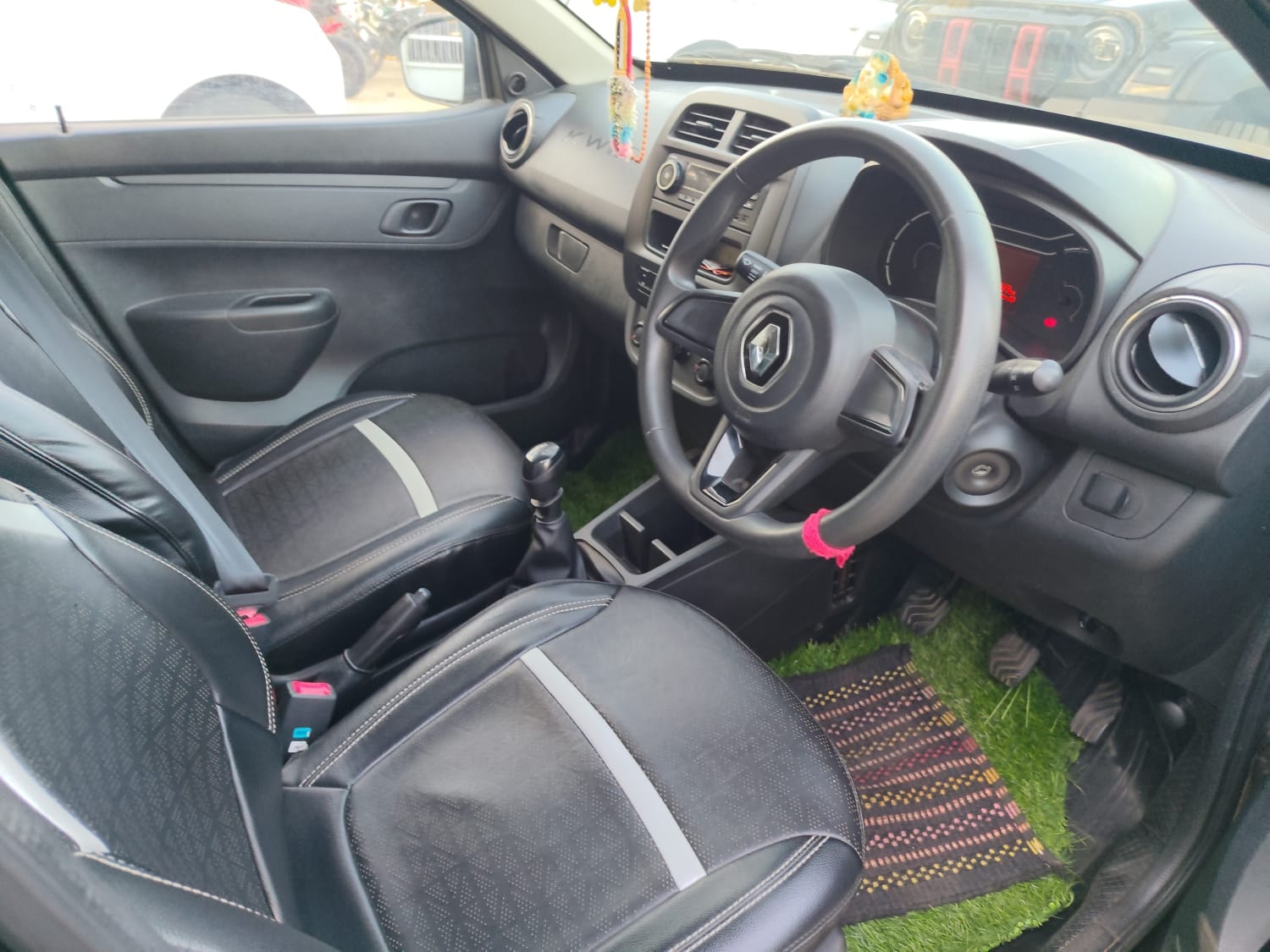 View 2020 Renault Kwid RXL Image 3 Used 2020 Renault Kwid RXL Image 3
