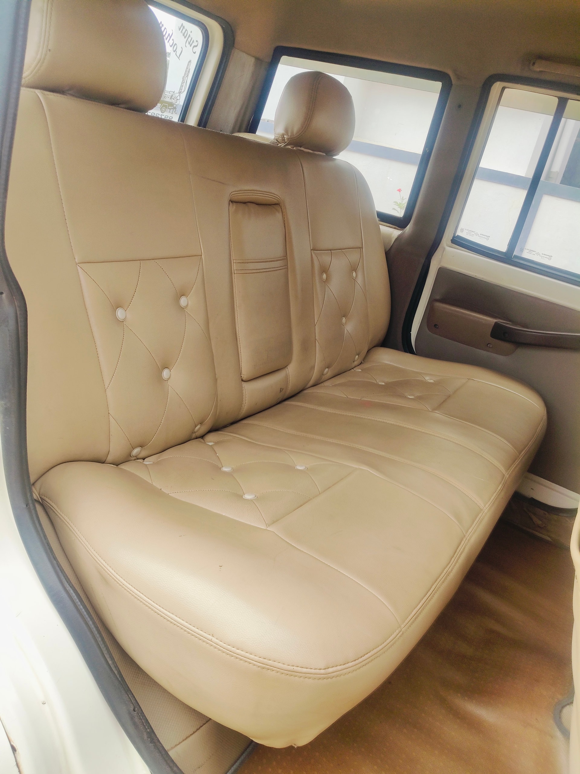 View 2014 Mahindra Bolero ZLX BS3 Image 5 Used 2014 Mahindra Bolero ZLX BS3 Image 5