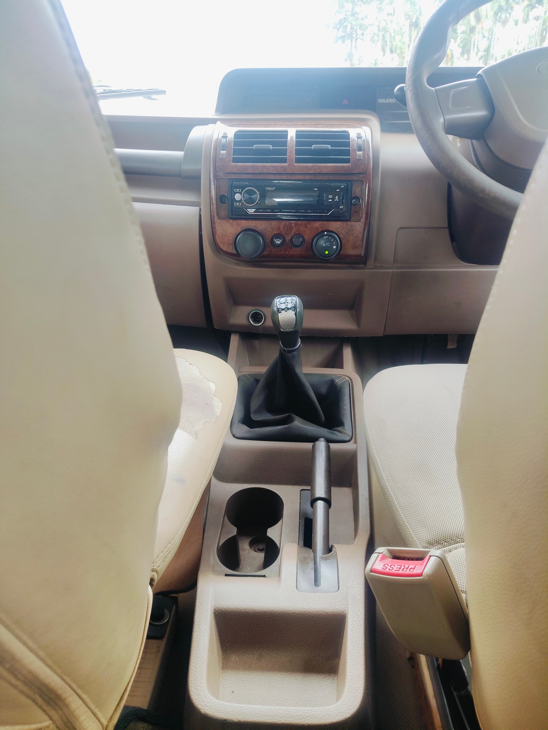 View 2014 Mahindra Bolero ZLX BS3 Image 13 Used 2014 Mahindra Bolero ZLX BS3 Image 13