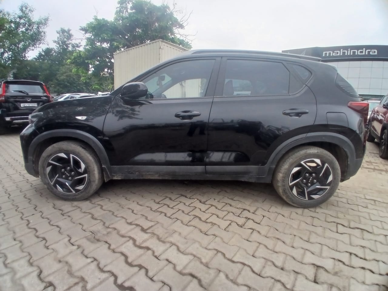 View 2024 Kia Sonet HTE Petrol Image 6 Used 2024 Kia Sonet HTE Petrol Image 6