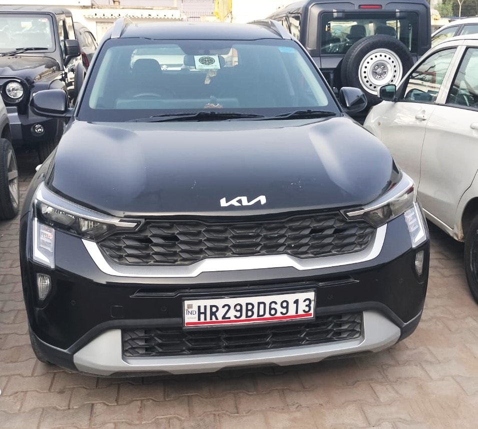 View 2024 Kia Sonet HTE Petrol Image 2 Used 2024 Kia Sonet HTE Petrol Image 2