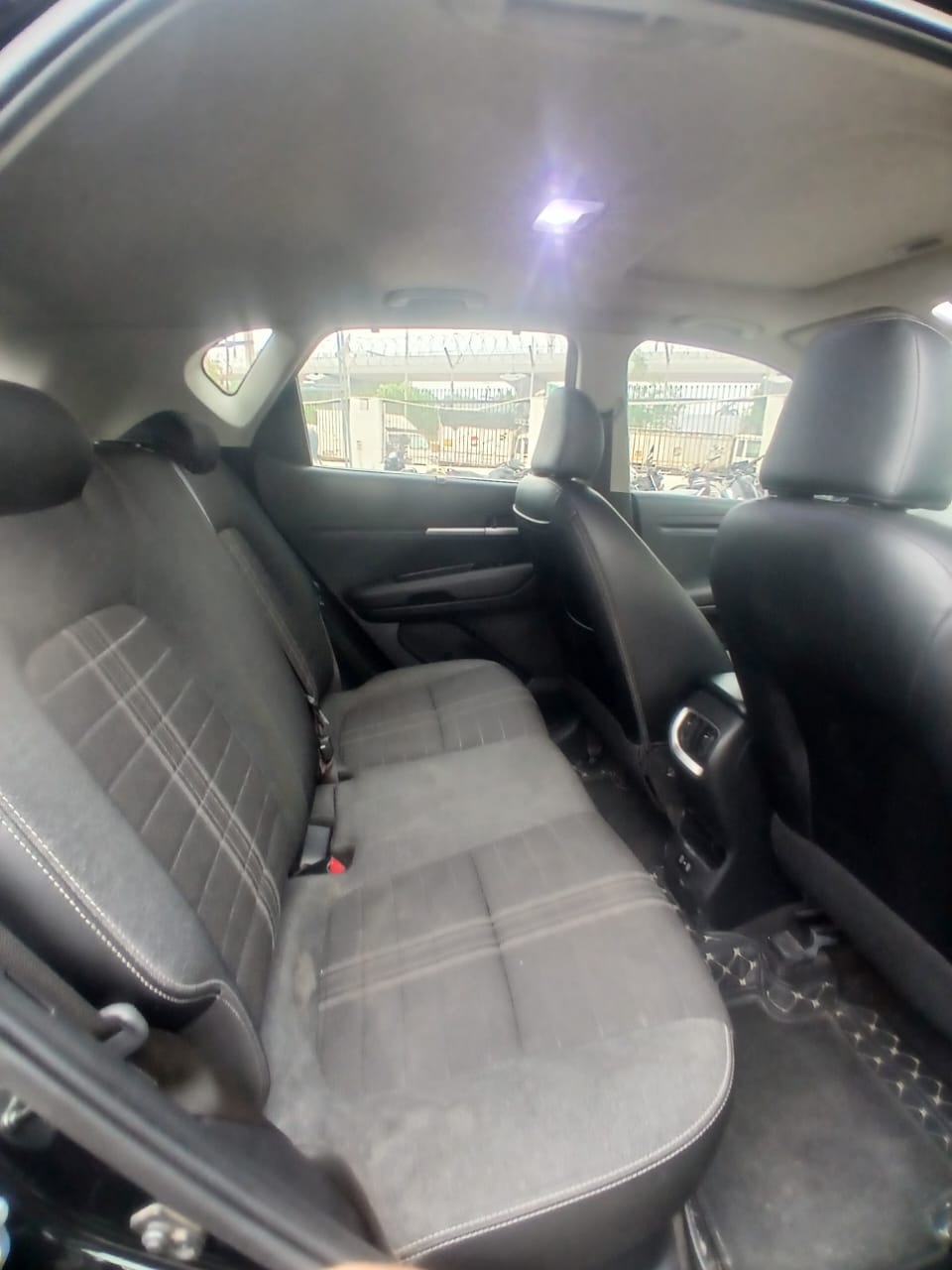 View 2024 Kia Sonet HTE Petrol Image 5 Used 2024 Kia Sonet HTE Petrol Image 5