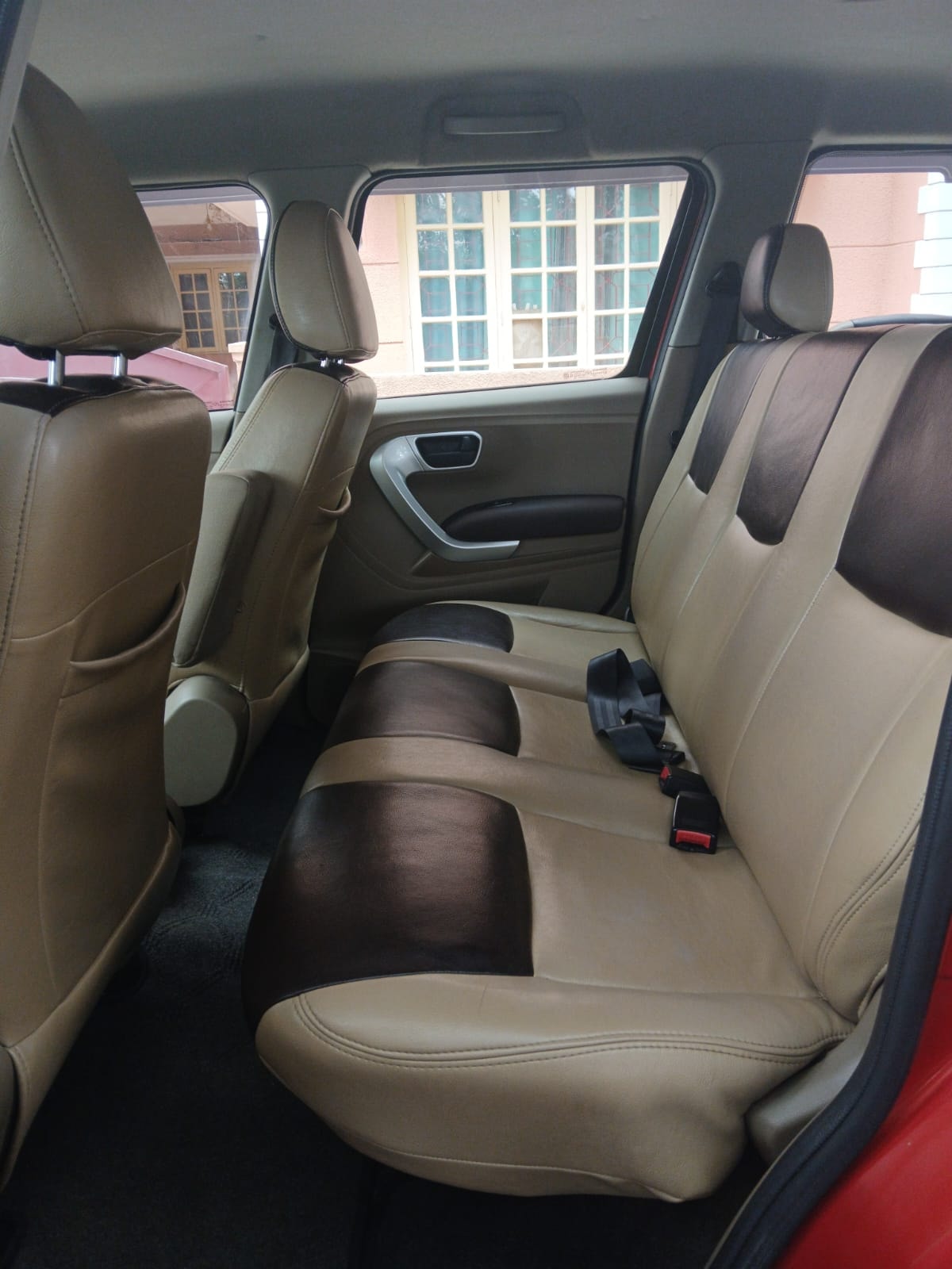 Used 2017 Mahindra TUV300 Used 2017 Mahindra TUV300