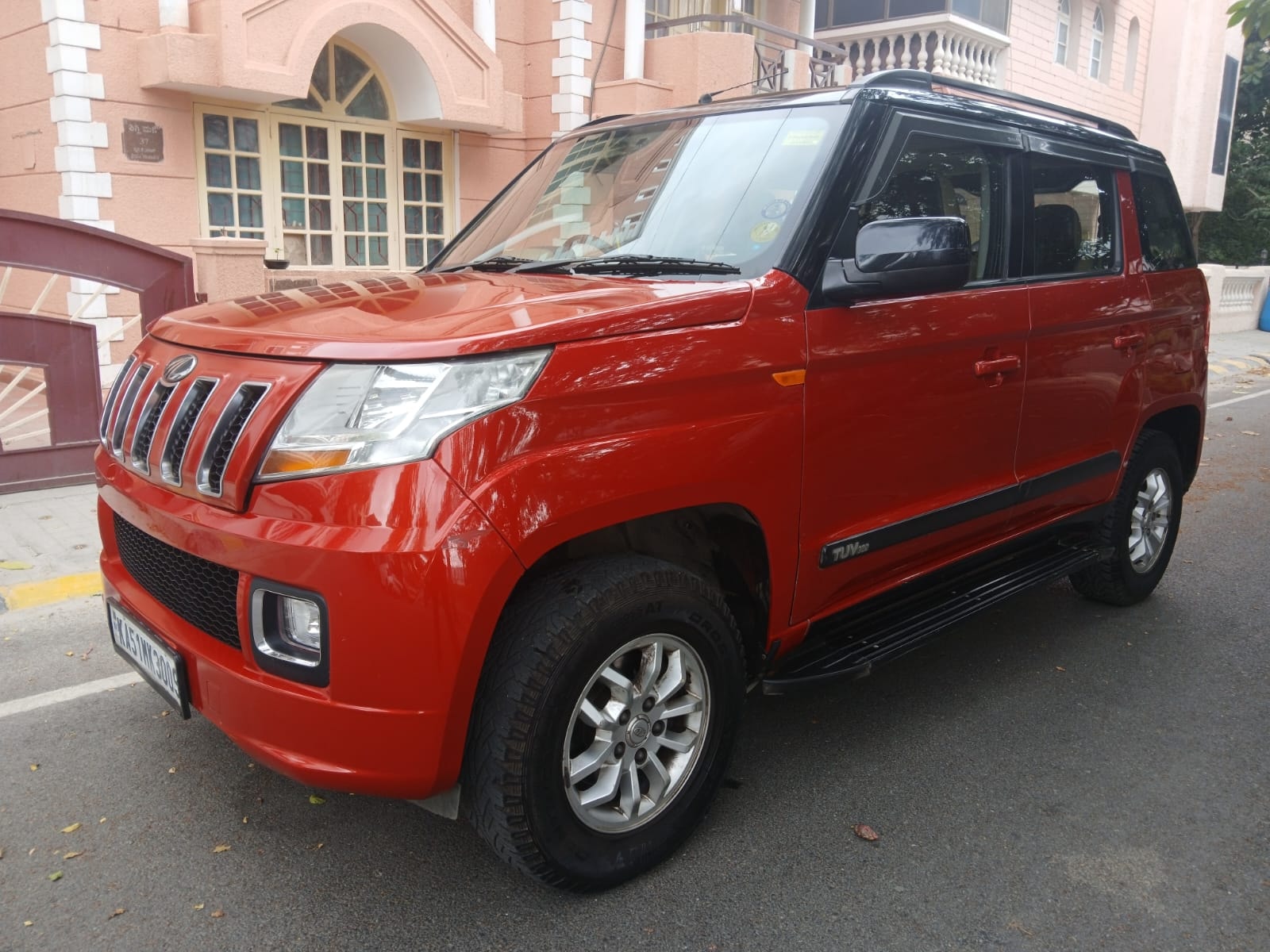 Used 2017 Mahindra TUV300 Used 2017 Mahindra TUV300