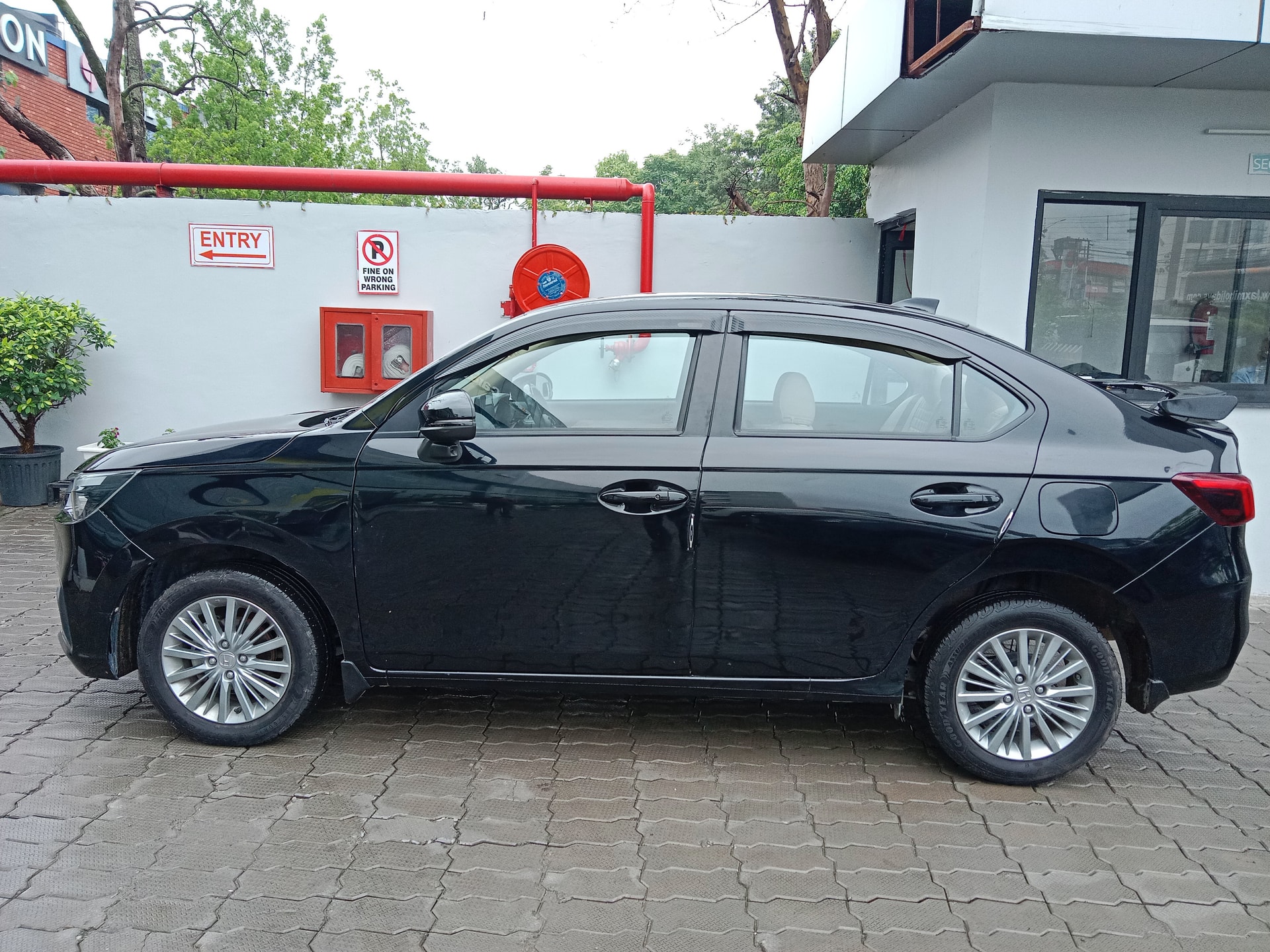 View 2025 Honda Amaze 1.2 E i-VTEC Image 6 Used 2025 Honda Amaze 1.2 E i-VTEC Image 6