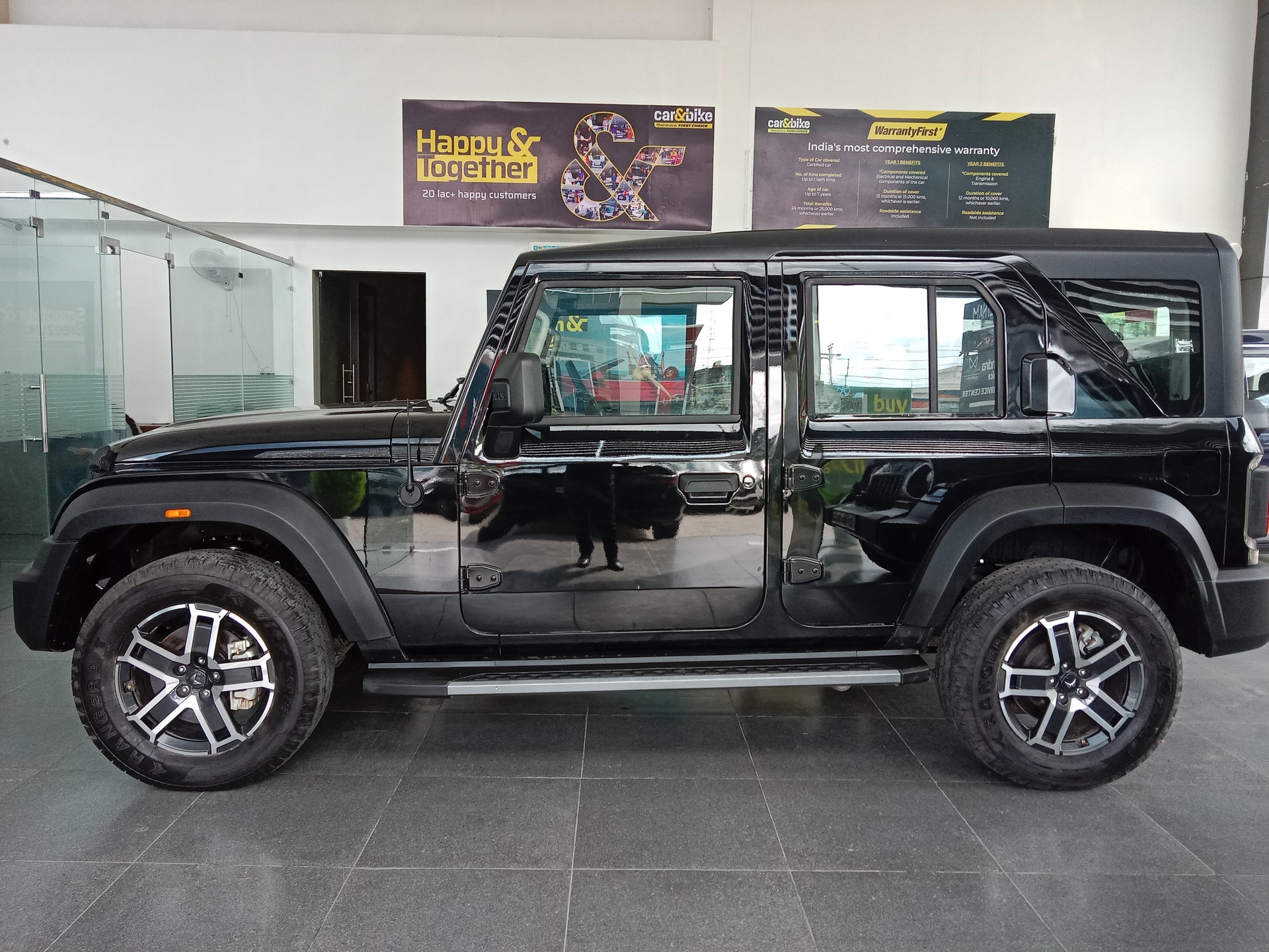 View 2025 Mahindra Thar Roxx AX7L Diesel 4WD AT Image 6 Used 2025 Mahindra Thar Roxx AX7L Diesel 4WD AT Image 6