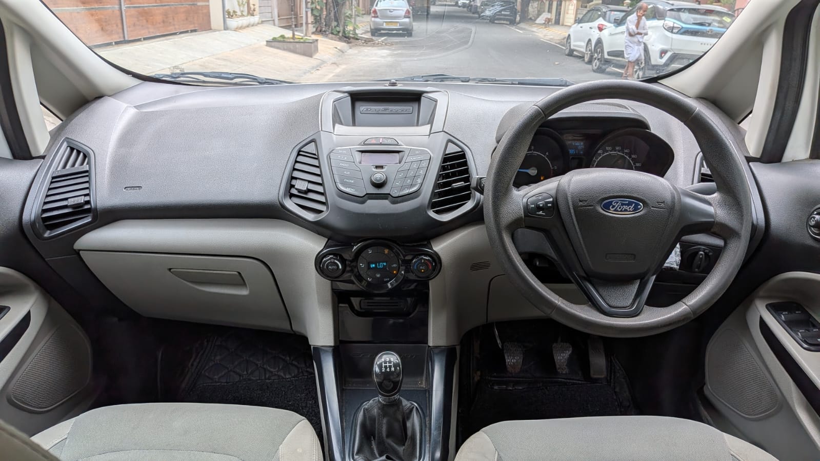 View 2017 Ford EcoSport 1.5 TDCi Diesel Trend BS IV Image 9 Used 2017 Ford EcoSport 1.5 TDCi Diesel Trend BS IV Image 9