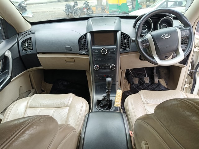 View Mahindra XUV500 Image 9 Used Mahindra XUV500 Image 9