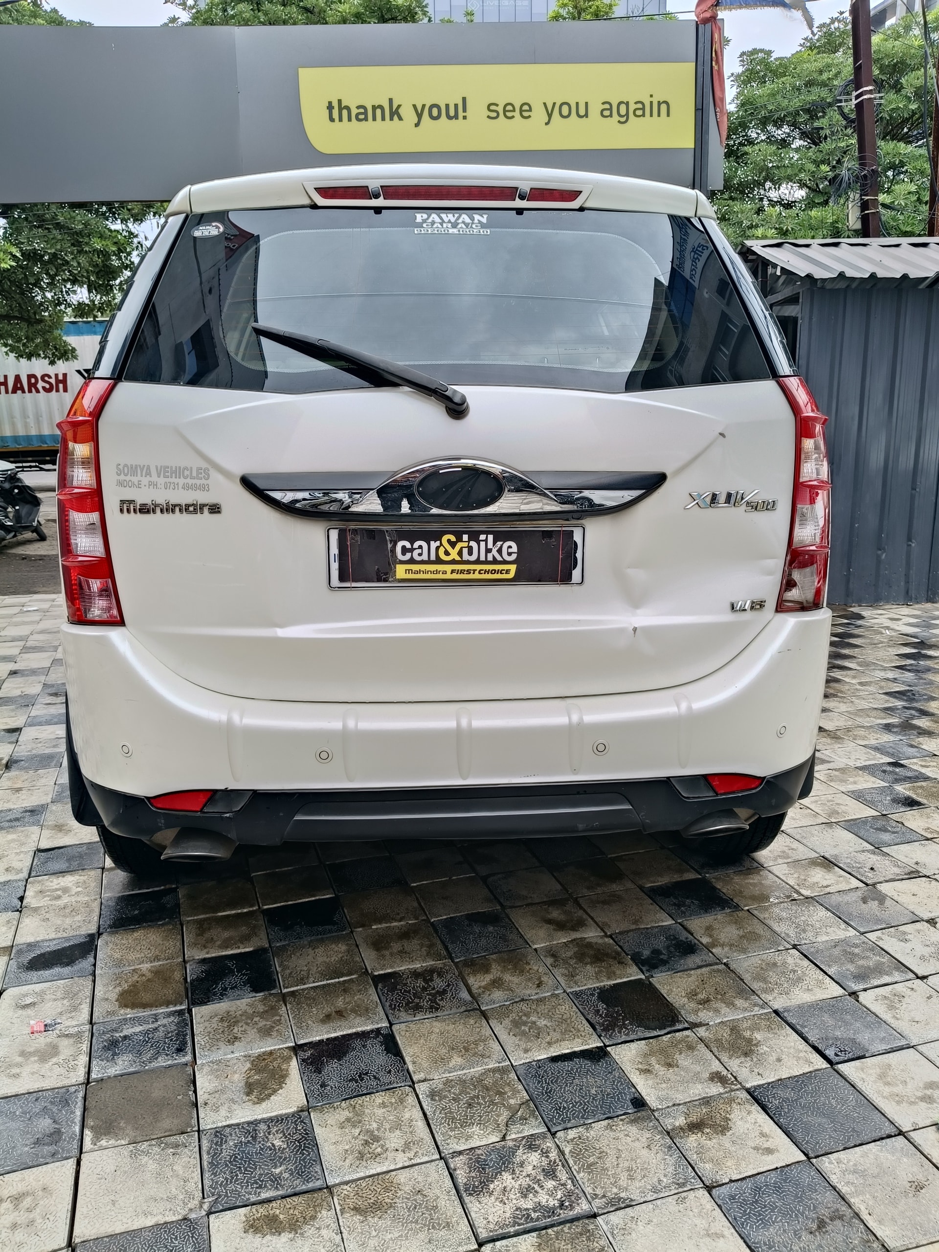 View 2015 Mahindra XUV500 W8 FWD Image 4 Used 2015 Mahindra XUV500 W8 FWD Image 4