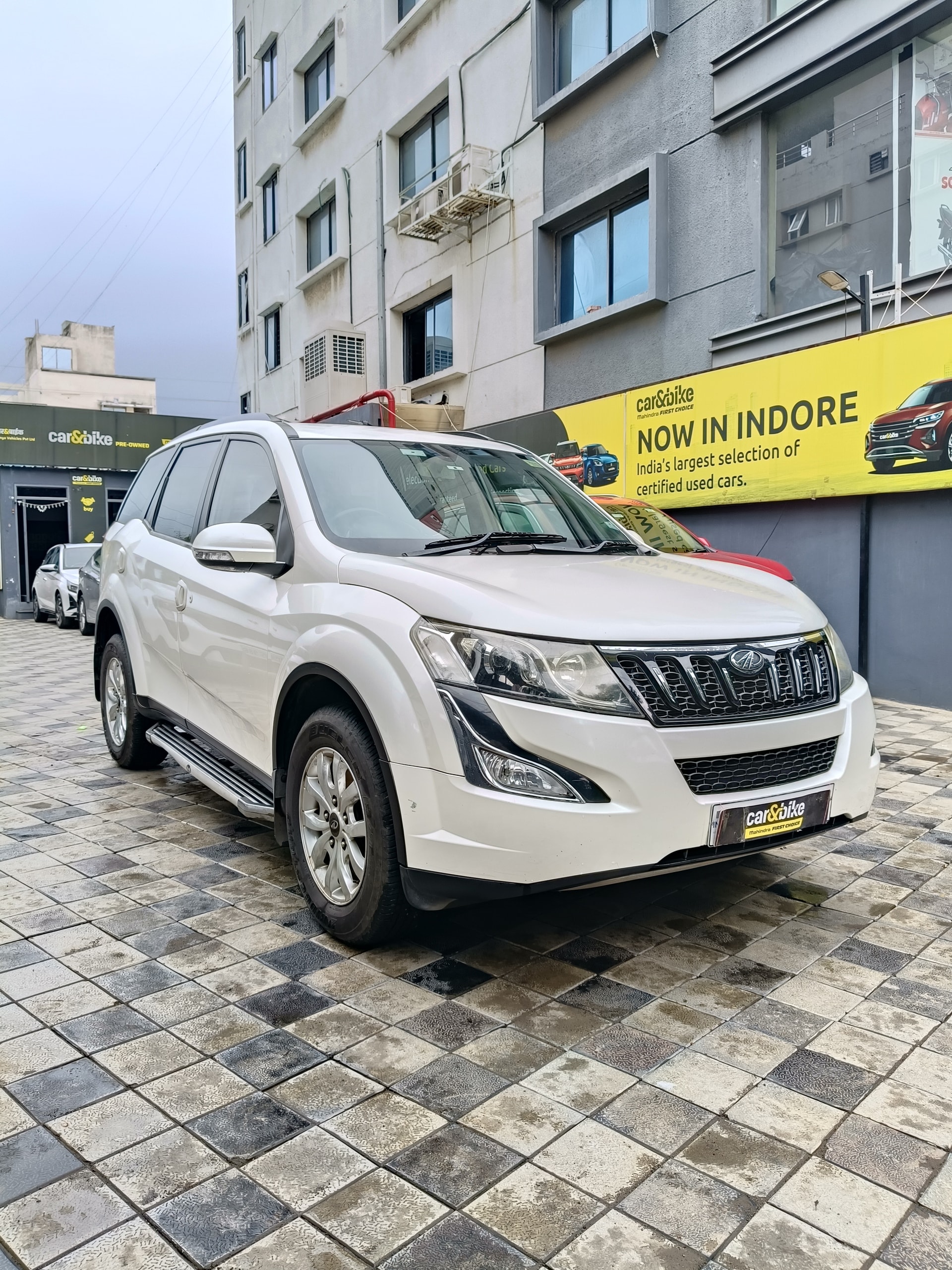 View 2015 Mahindra XUV500 W8 FWD Image 12 Used 2015 Mahindra XUV500 W8 FWD Image 12