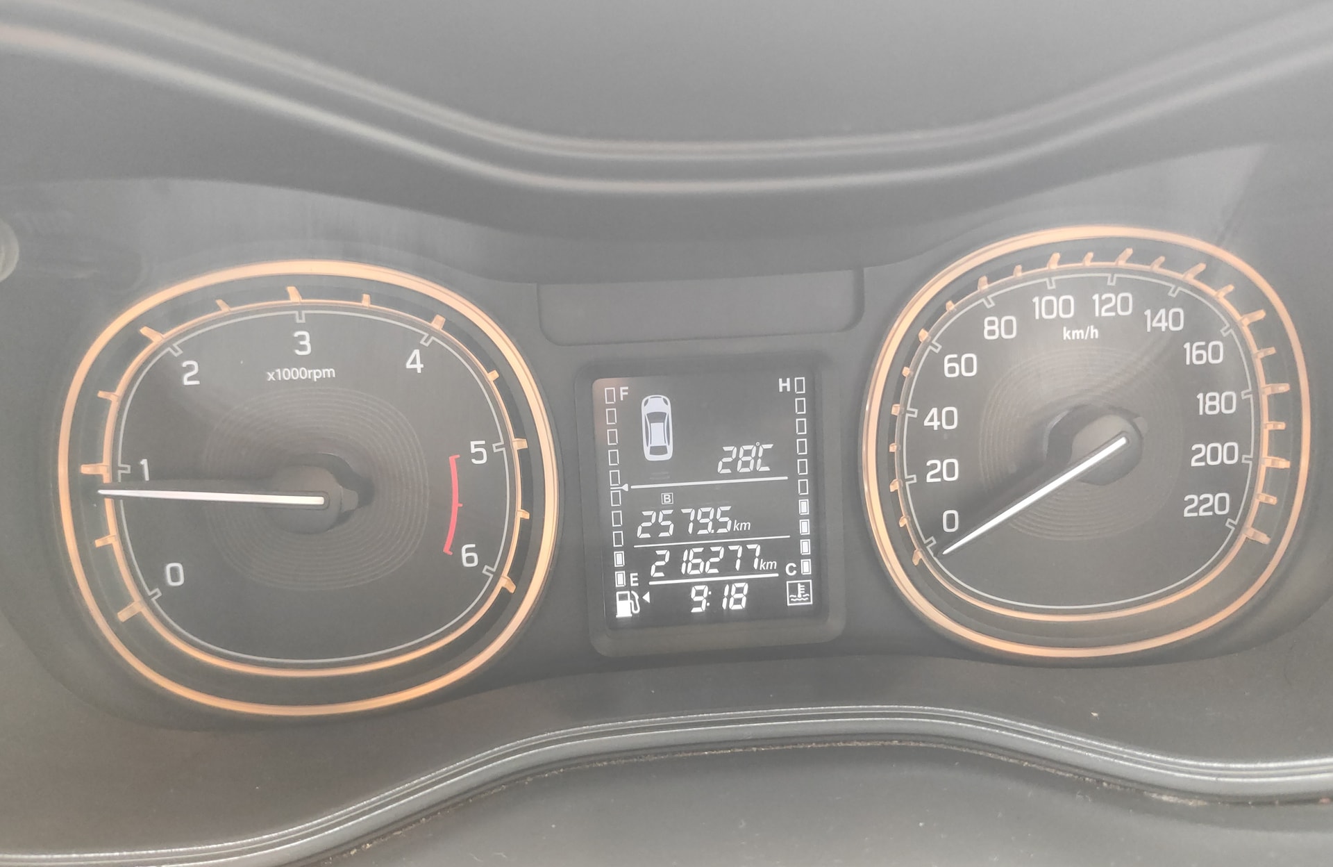 View 2017 Maruti Suzuki Vitara Brezza ZDi Image 7 Used 2017 Maruti Suzuki Vitara Brezza ZDi Image 7