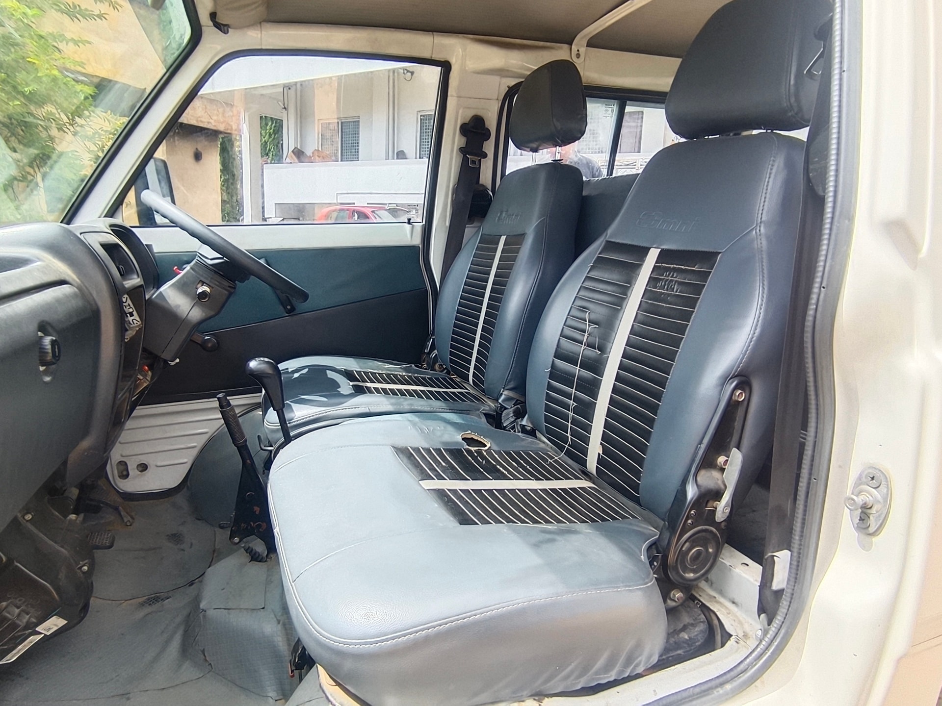 View 2018 Maruti Suzuki Omni MPI Ambulance BS4 Image 13 Used 2018 Maruti Suzuki Omni MPI Ambulance BS4 Image 13