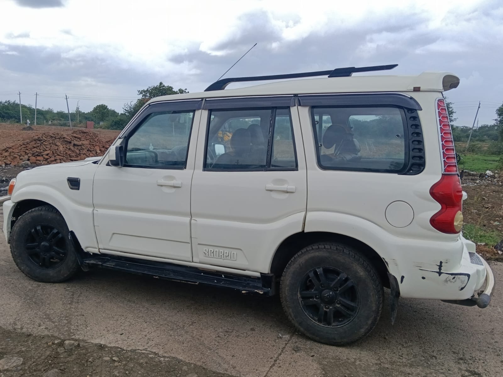 View 2012 Mahindra Scorpio VLX 2WD BS4 Image 5 Used 2012 Mahindra Scorpio VLX 2WD BS4 Image 5