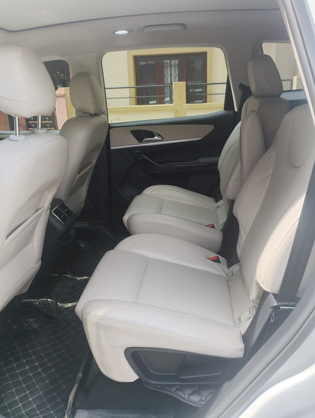 View Mahindra XUV700 Image 14 Used Mahindra XUV700 Image 14