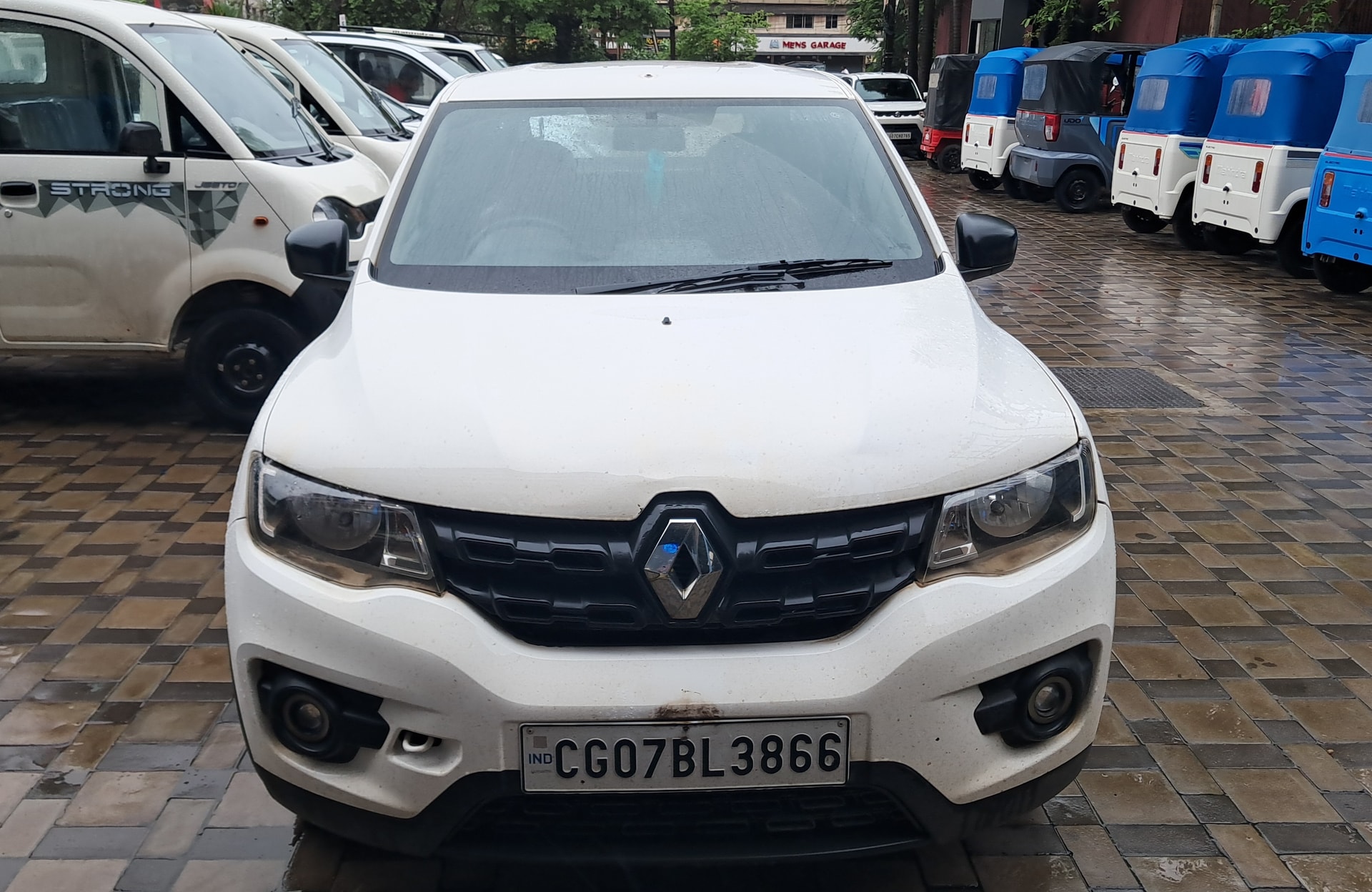 View 2018 Renault Kwid RXL BS IV Image 2 Used 2018 Renault Kwid RXL BS IV Image 2