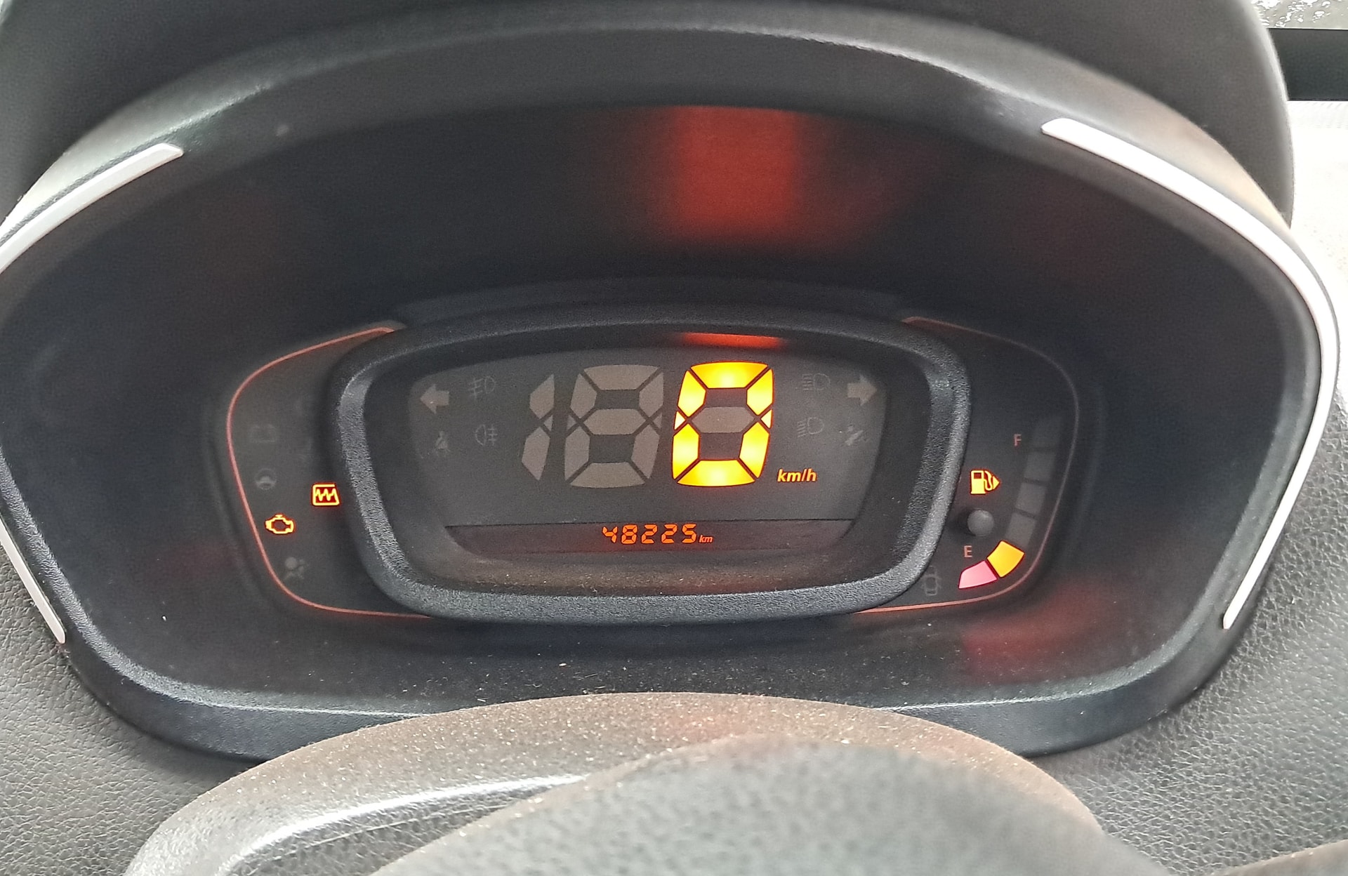 View 2018 Renault Kwid RXL BS IV Image 7 Used 2018 Renault Kwid RXL BS IV Image 7