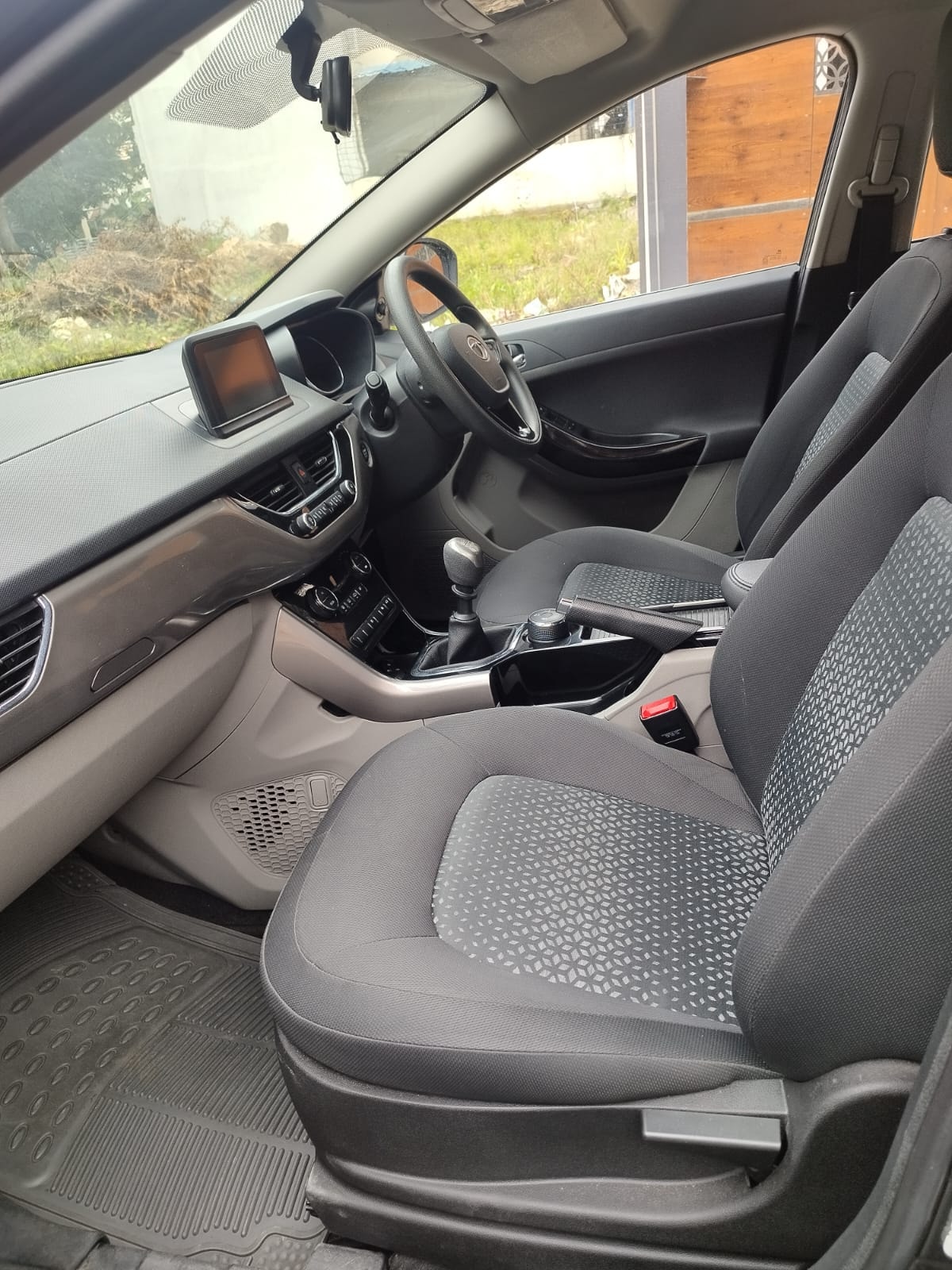 View 2019 Tata Nexon XZ Plus Diesel Image 13 Used 2019 Tata Nexon XZ Plus Diesel Image 13