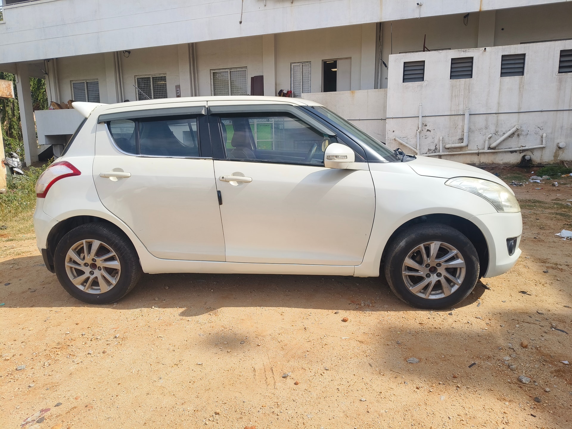 View 2014 Maruti Suzuki Swift ZDI Image 8 Used 2014 Maruti Suzuki Swift ZDI Image 8