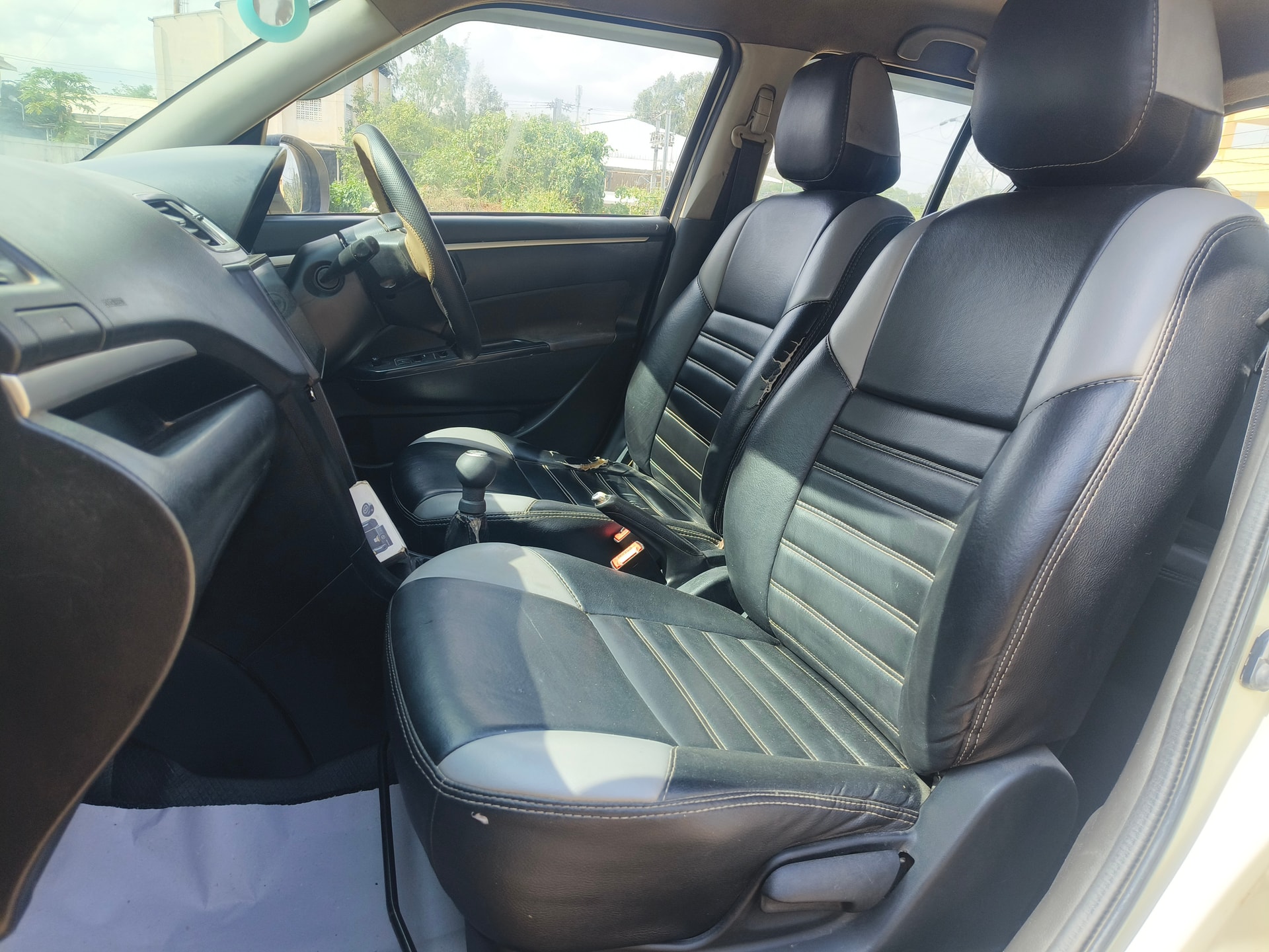 View 2014 Maruti Suzuki Swift ZDI Image 13 Used 2014 Maruti Suzuki Swift ZDI Image 13