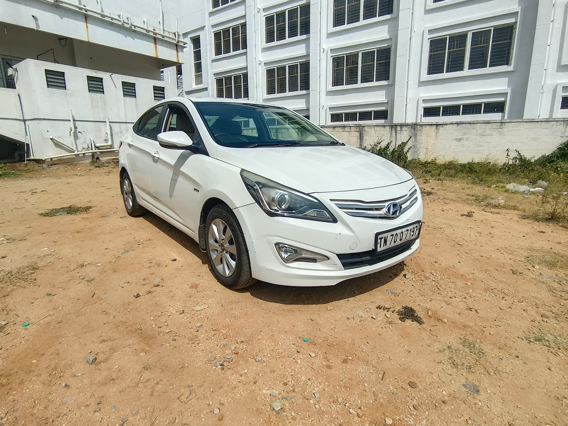 View 2015 Hyundai Fluidic Verna 1.6 VTVT Image 12 Used 2015 Hyundai Fluidic Verna 1.6 VTVT Image 12