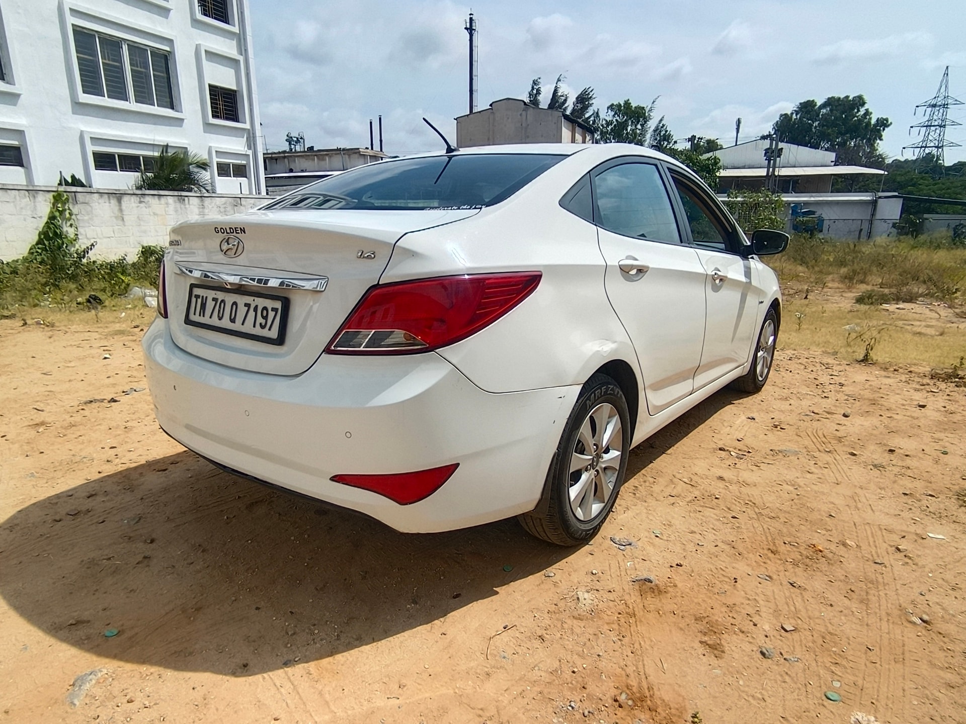 View 2015 Hyundai Fluidic Verna 1.6 VTVT Image 14 Used 2015 Hyundai Fluidic Verna 1.6 VTVT Image 14