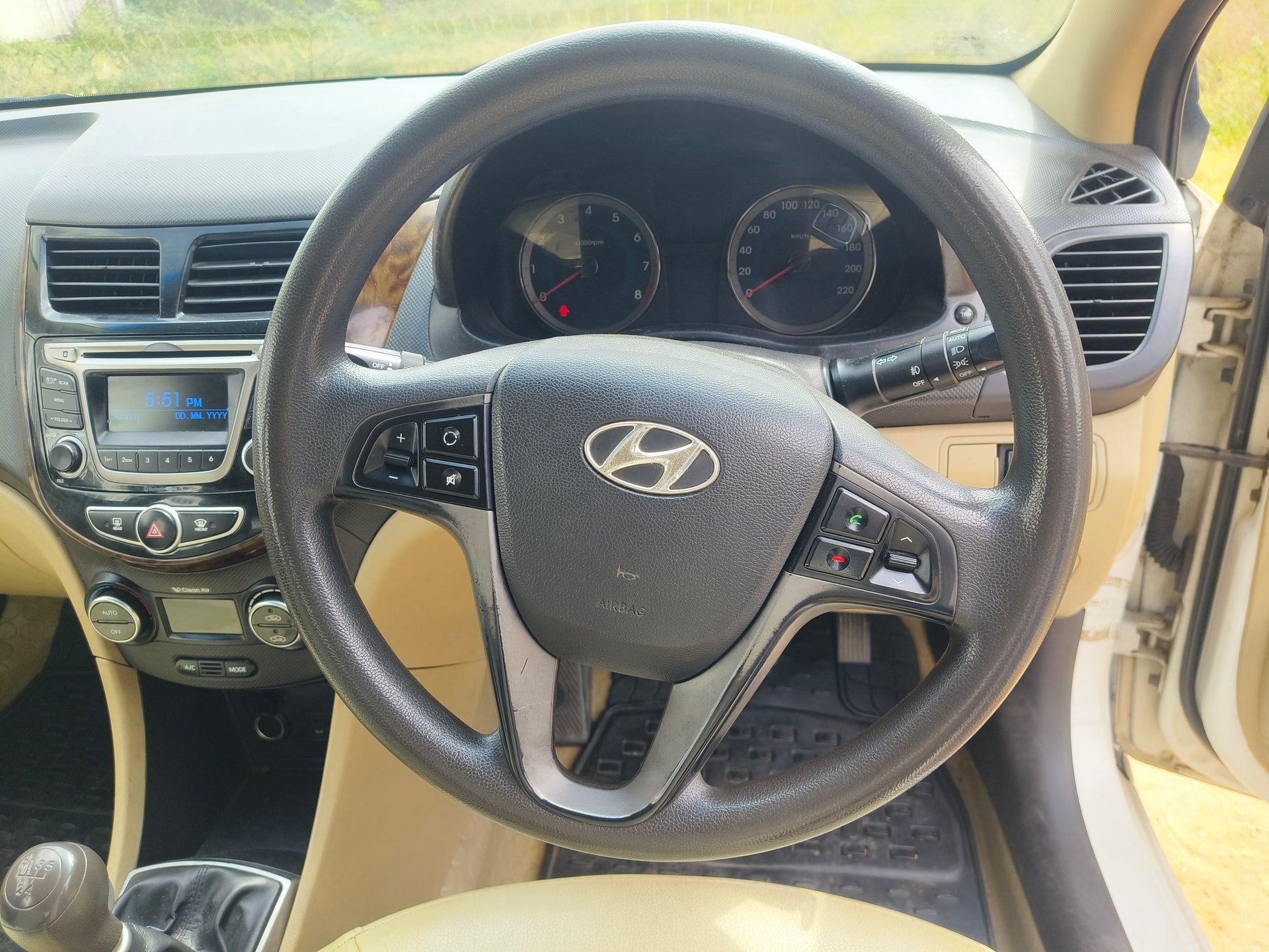View 2015 Hyundai Fluidic Verna 1.6 VTVT Image 11 Used 2015 Hyundai Fluidic Verna 1.6 VTVT Image 11